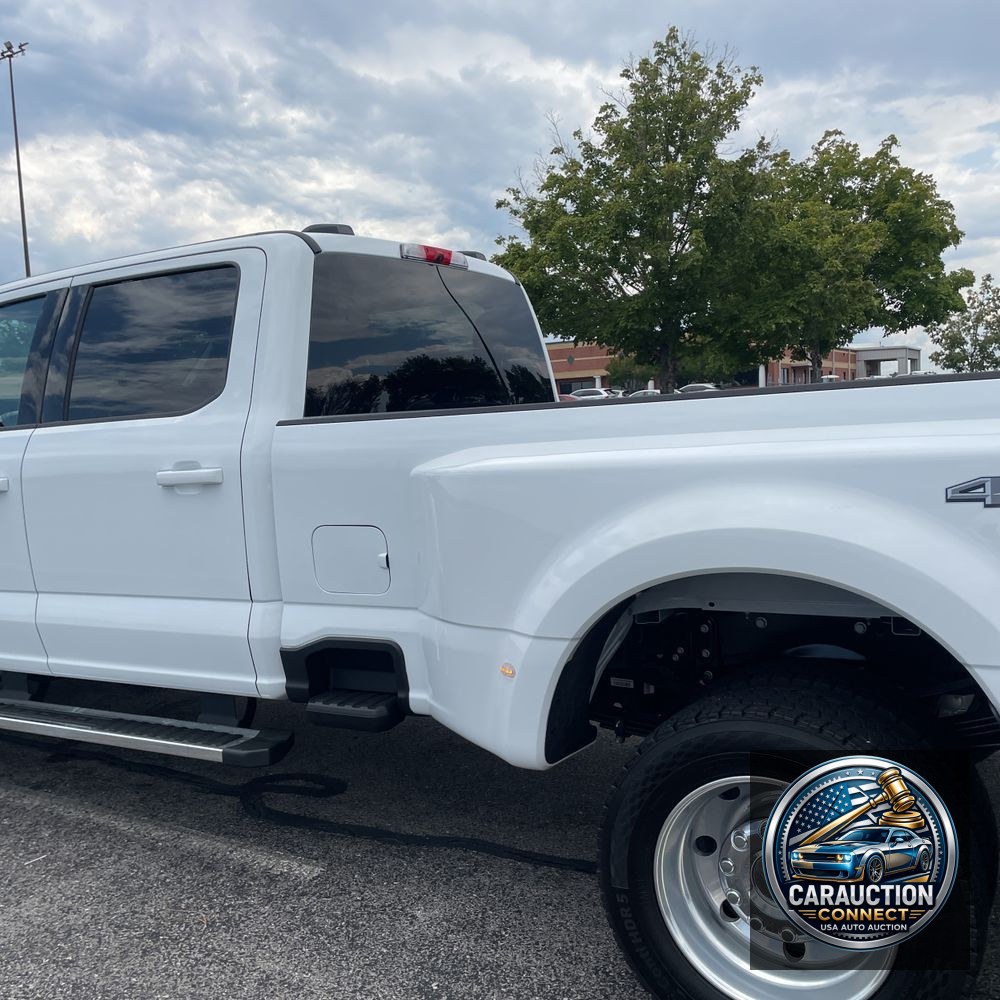 2025 Ford F-450 Super Duty Lariat