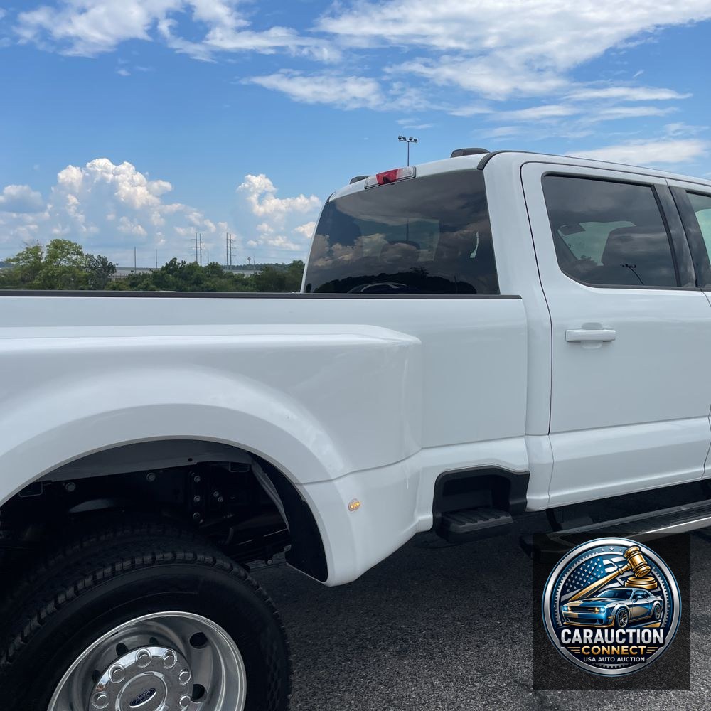 2025 Ford F-450 Super Duty Lariat