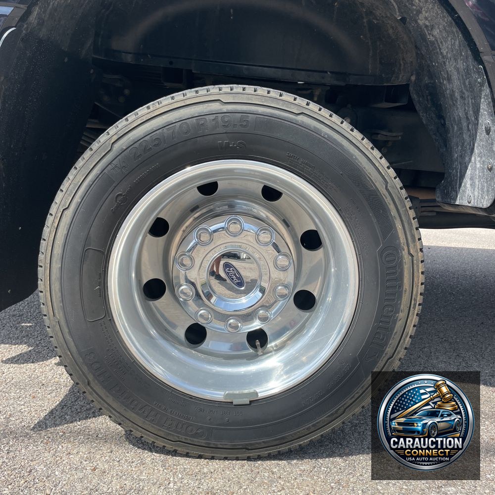 2022 Ford F-450 Super Duty Platinum