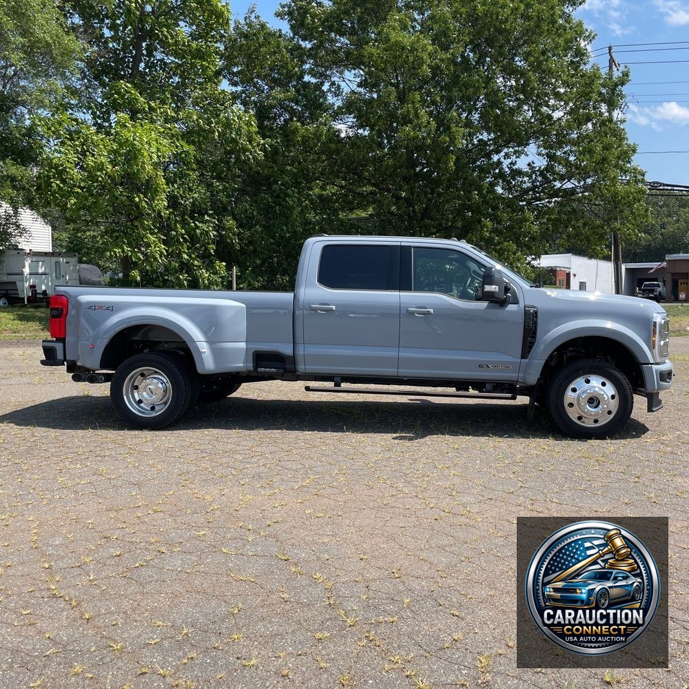 2025 Ford F-450 Super Duty Platinum