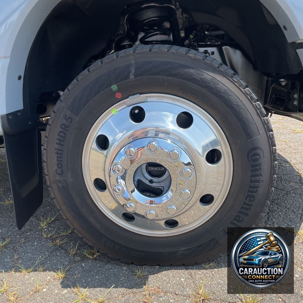 2025 Ford F-450 Super Duty Platinum