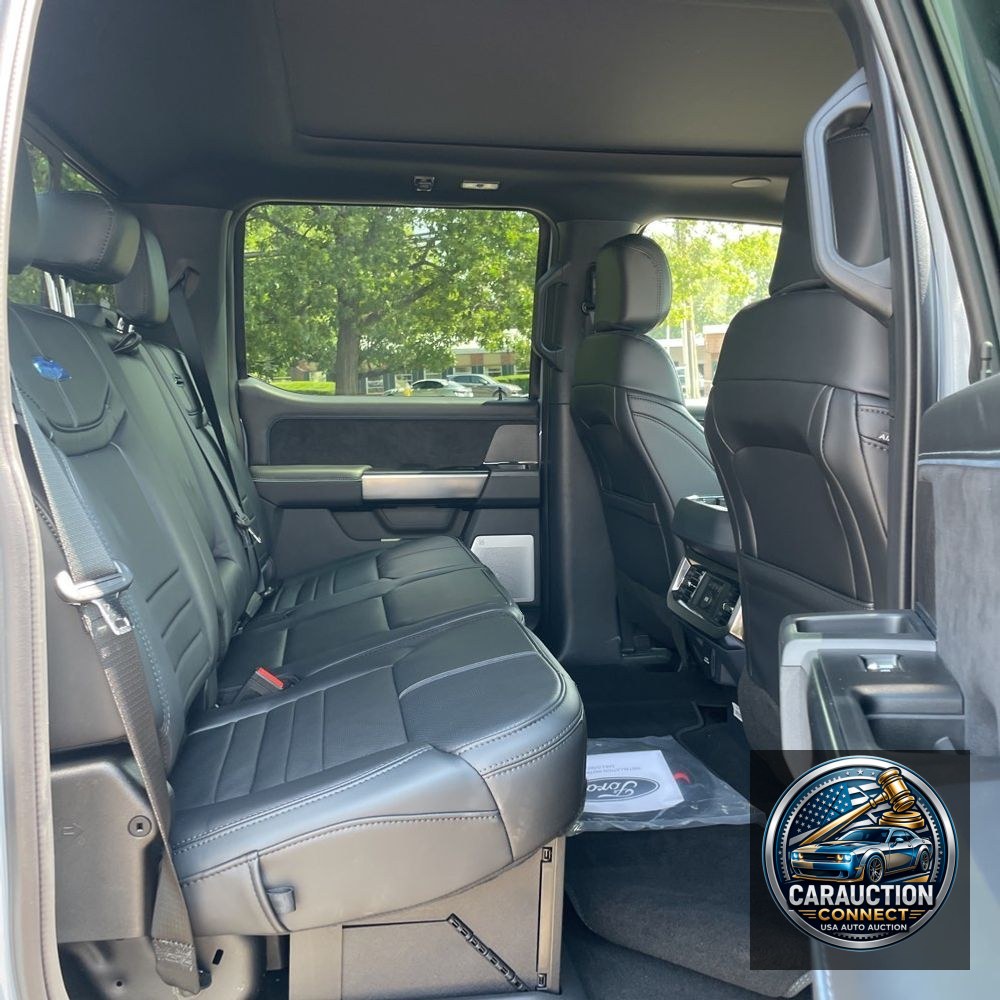 2025 Ford F-450 Super Duty Platinum
