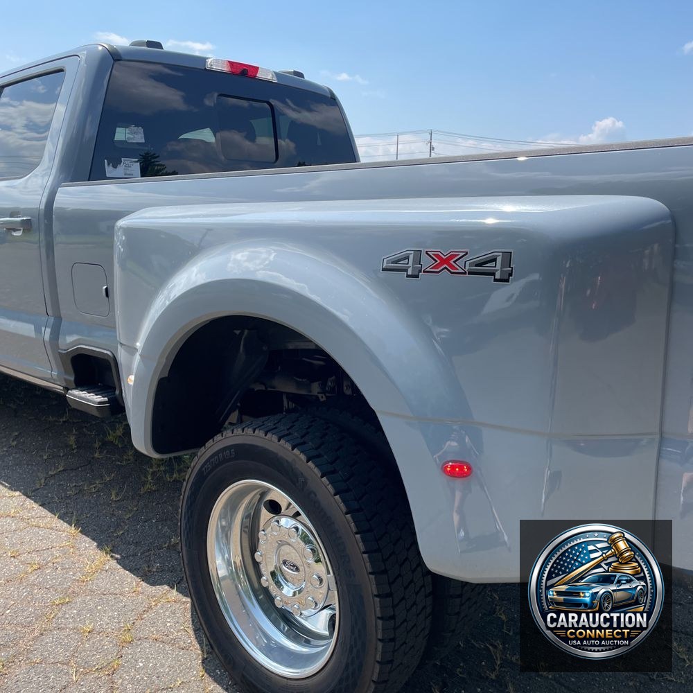 2025 Ford F-450 Super Duty Platinum