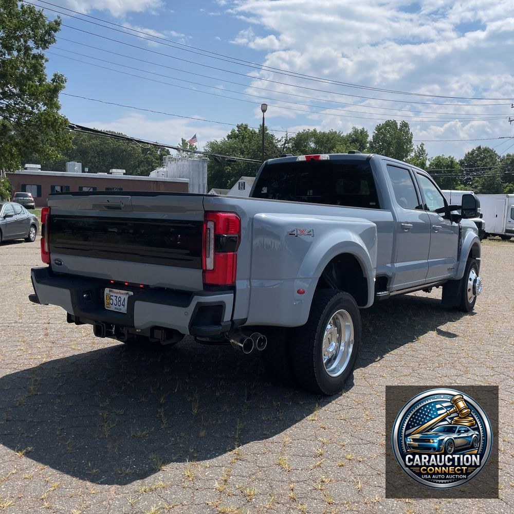 2025 Ford F-450 Super Duty Platinum