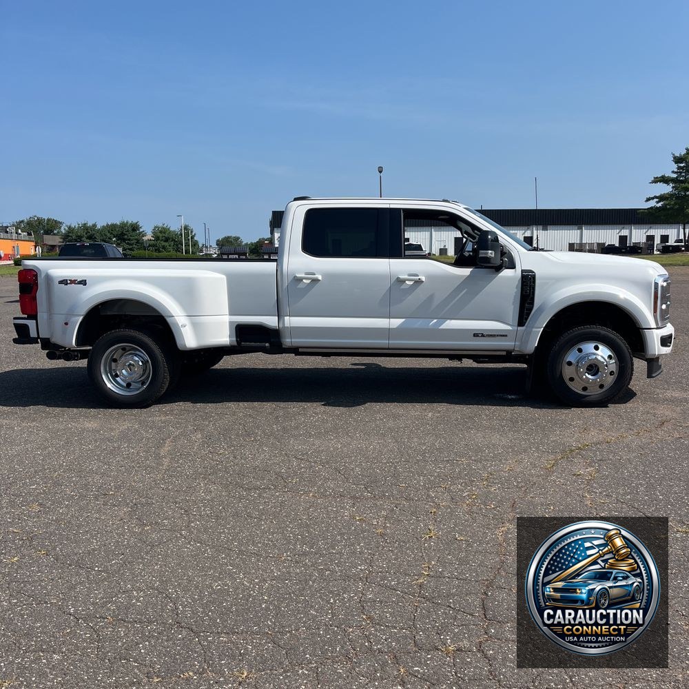 2025 Ford F-450 Super Duty Platinum