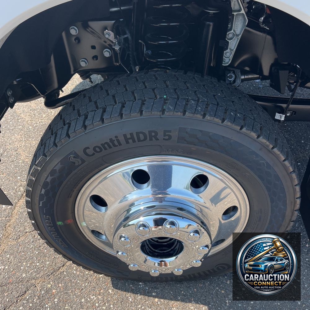 2025 Ford F-450 Super Duty Platinum