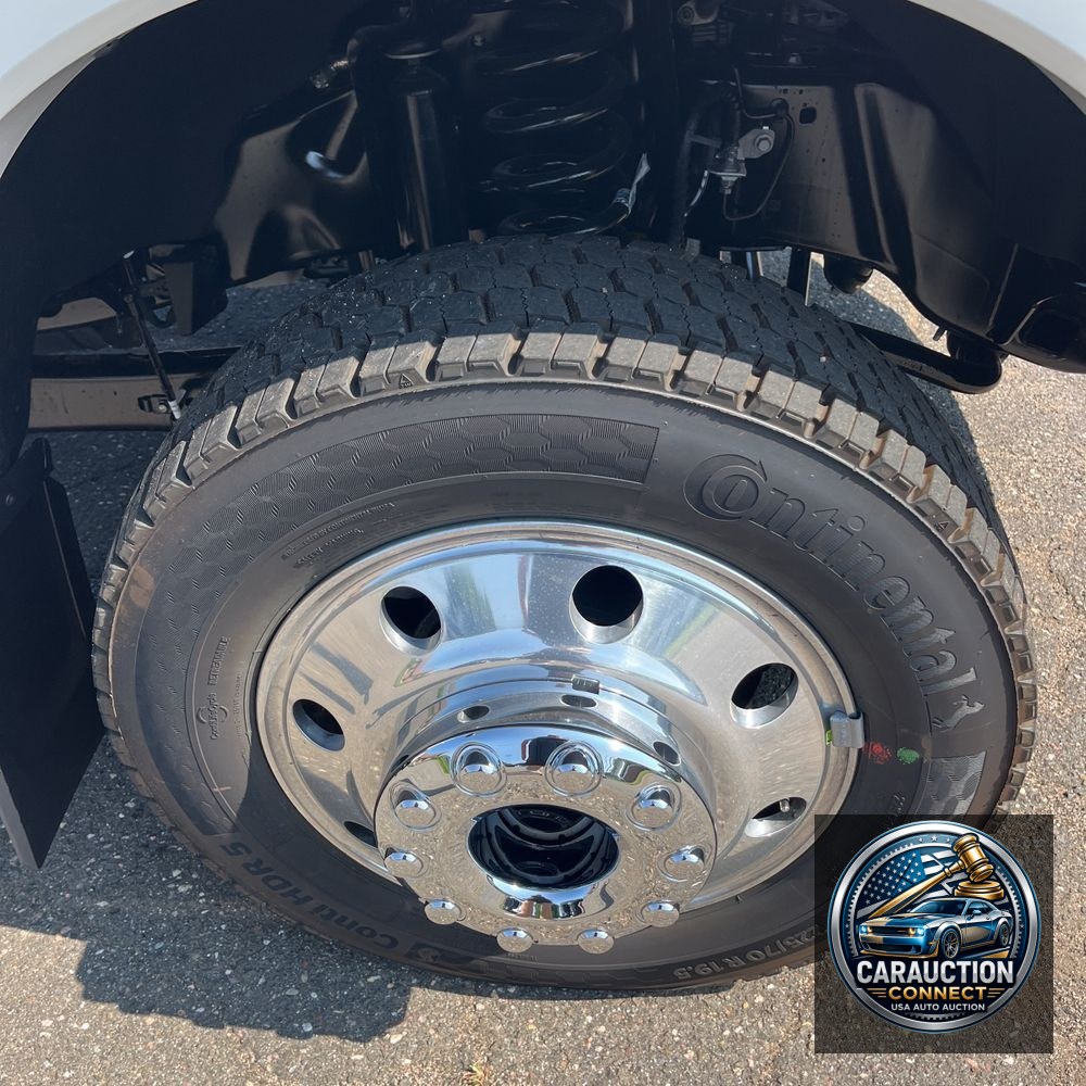 2025 Ford F-450 Super Duty Platinum