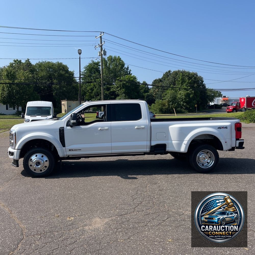 2025 Ford F-450 Super Duty Platinum