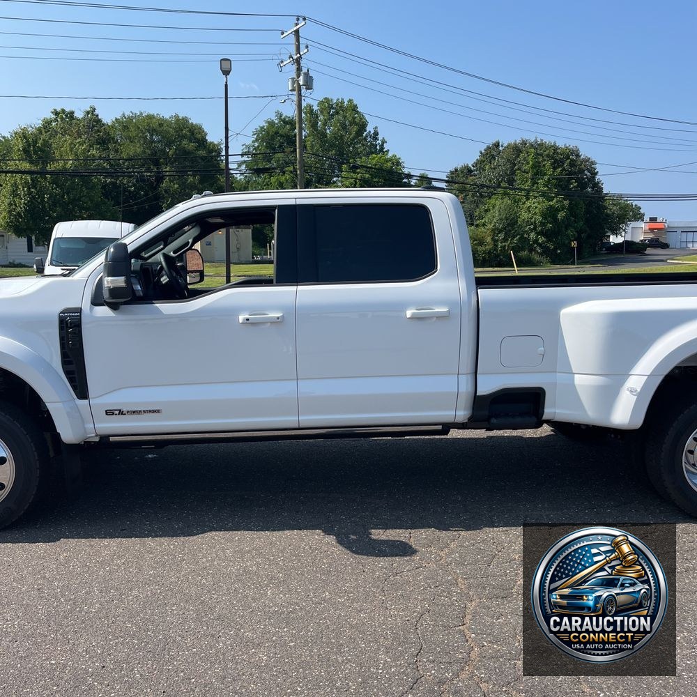 2025 Ford F-450 Super Duty Platinum