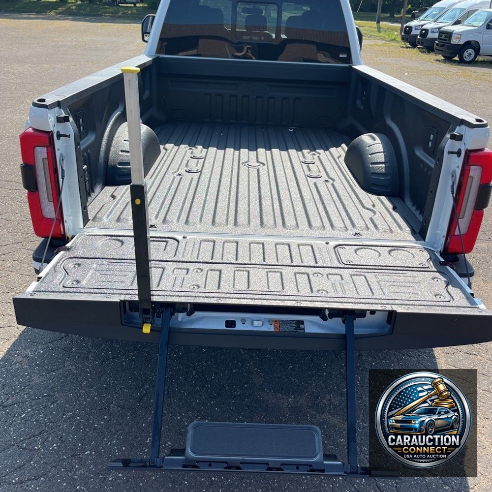 2025 Ford F-450 Super Duty Platinum