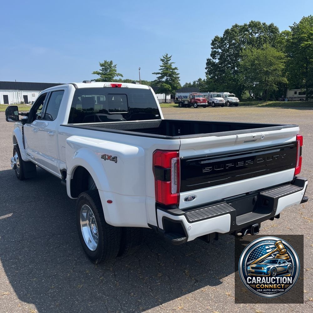 2025 Ford F-450 Super Duty Platinum