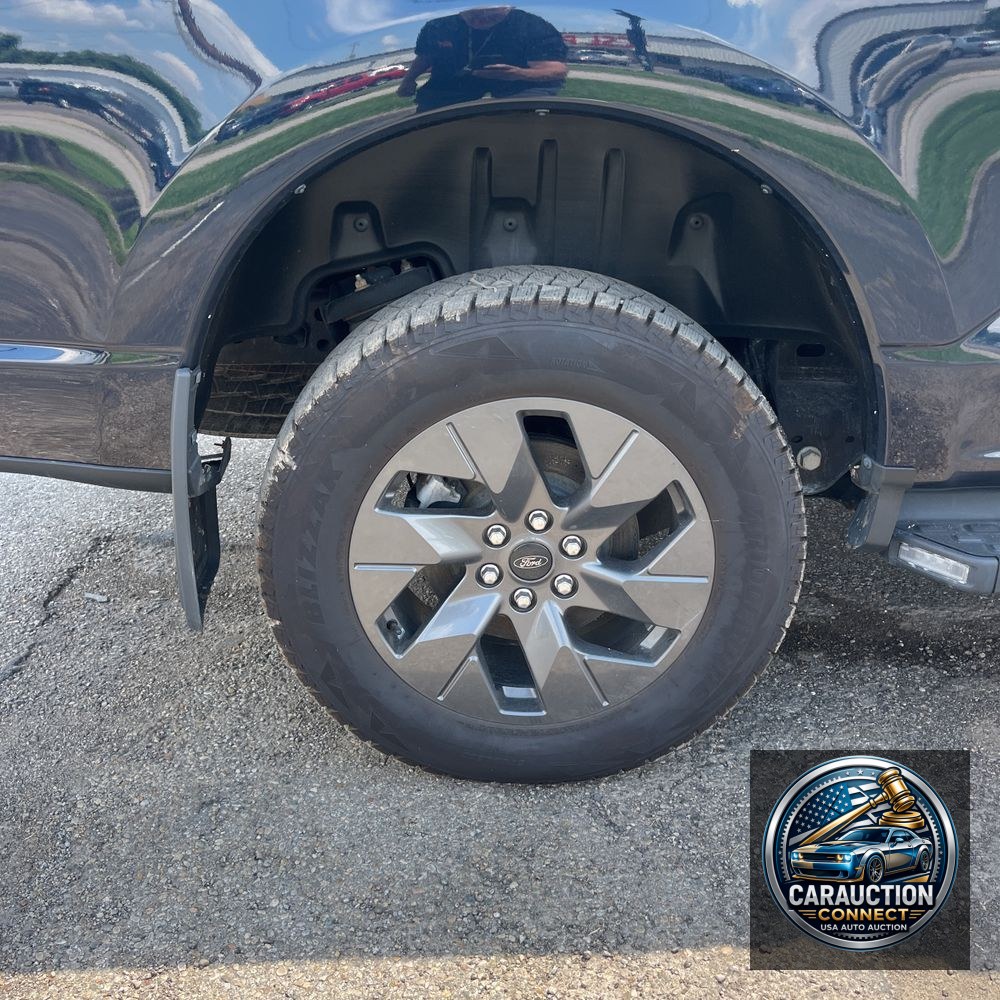 2023 Ford F150 Lightning Lariat