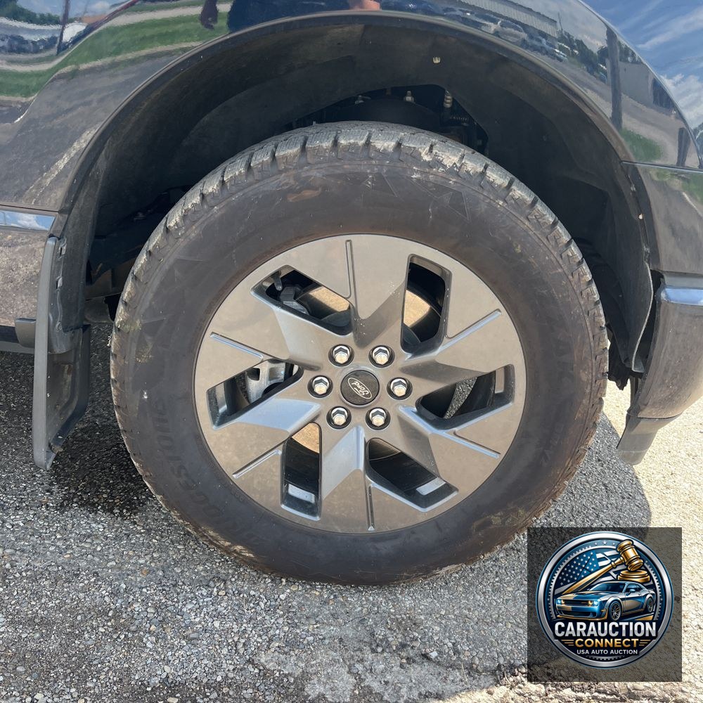 2023 Ford F150 Lightning Lariat