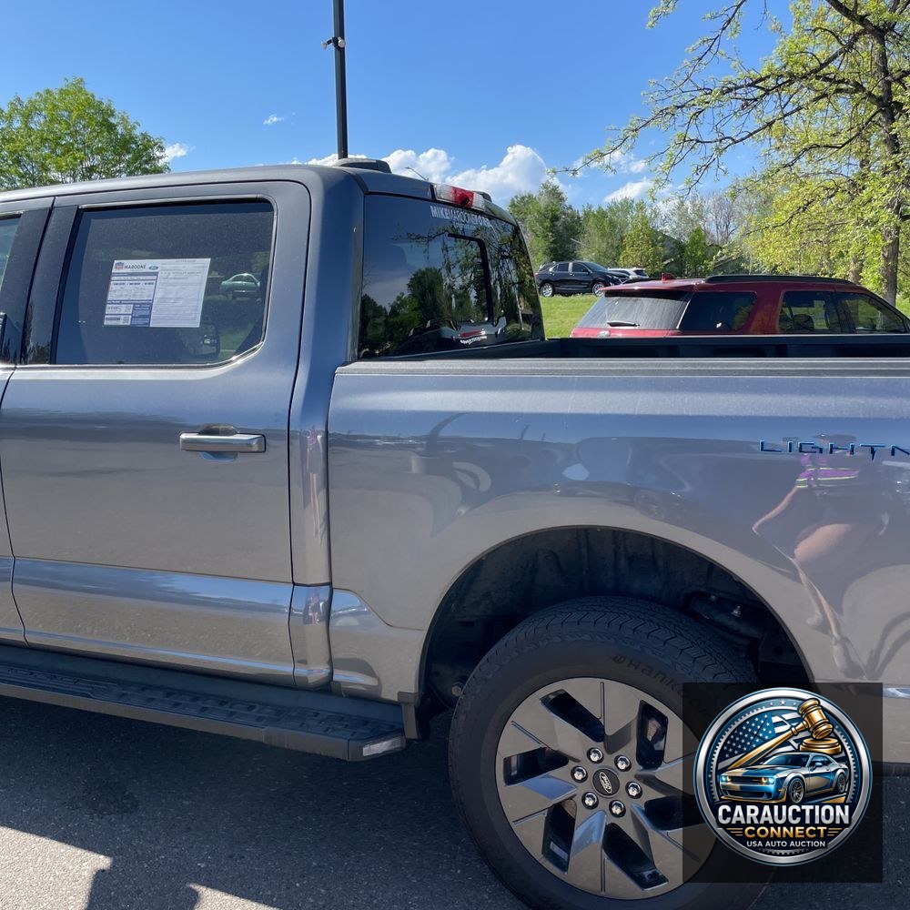 2023 Ford F-150 Lightning Lariat