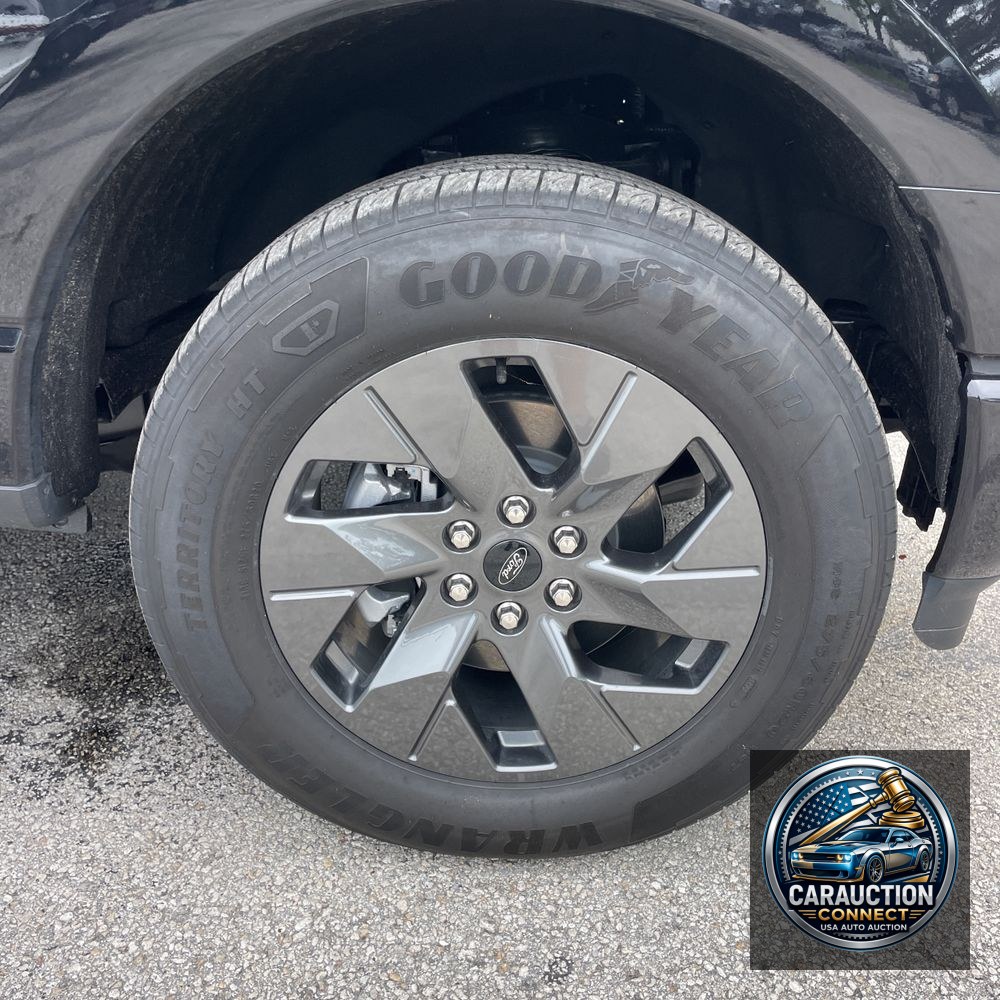 2023 Ford F-150 Lightning Lariat