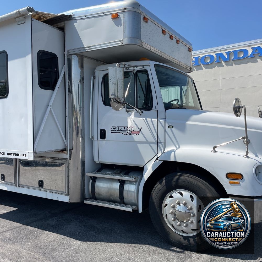 2002 Freightliner Commercial FL-112 112"BBC Conv Cab SBA Truck 4X2