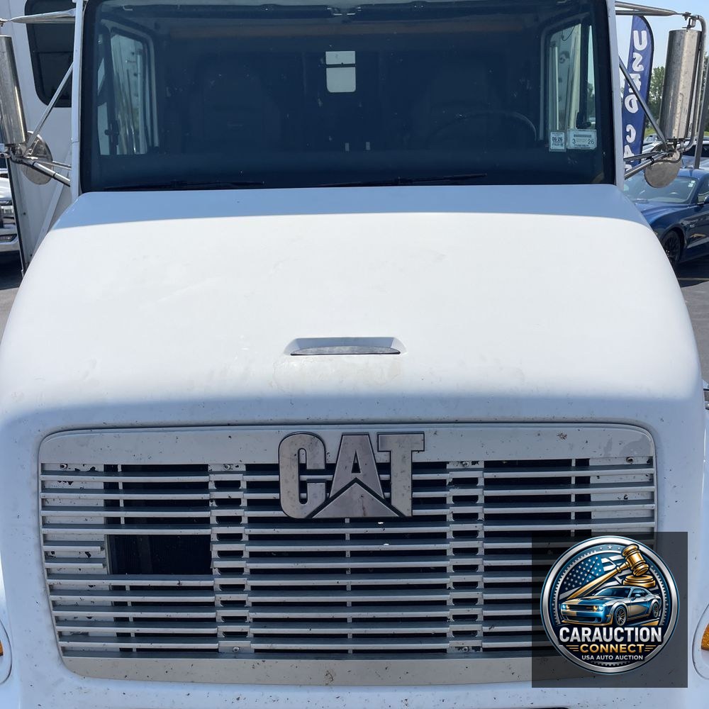 2002 Freightliner Commercial FL-112 112"BBC Conv Cab SBA Truck 4X2