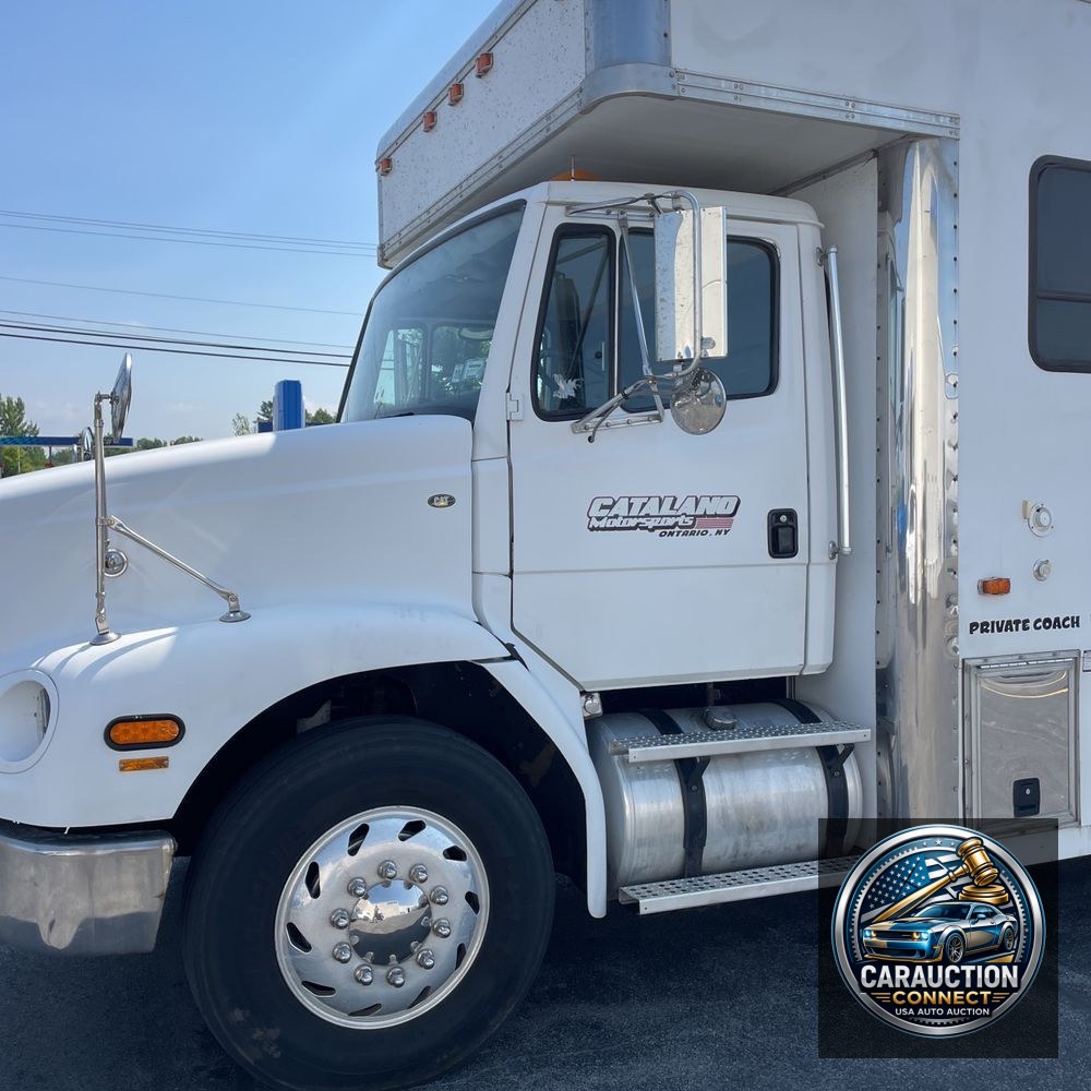 2002 Freightliner Commercial FL-112 112"BBC Conv Cab SBA Truck 4X2