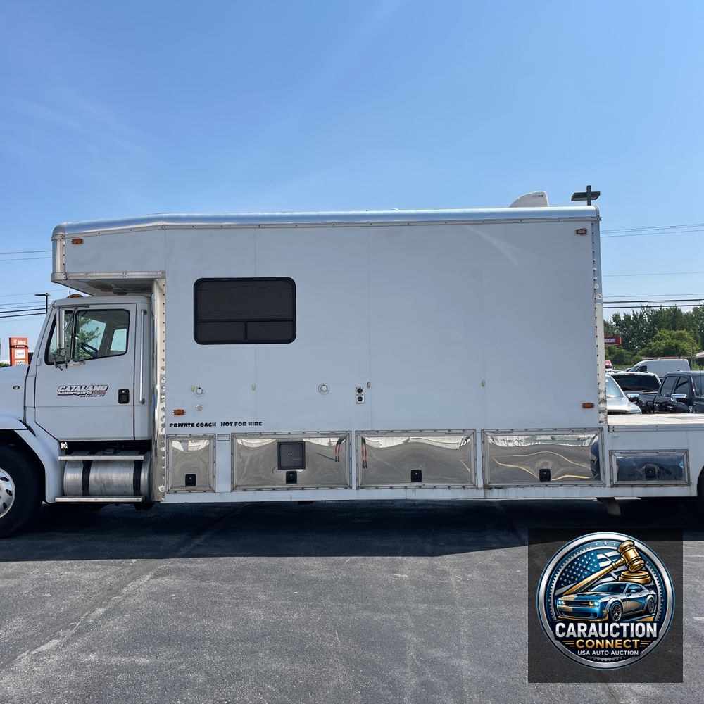 2002 Freightliner Commercial FL-112 112"BBC Conv Cab SBA Truck 4X2