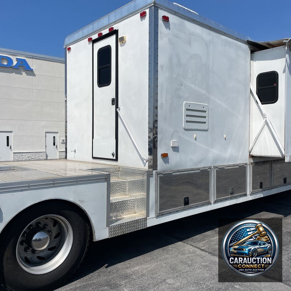 2002 Freightliner Commercial FL-112 112"BBC Conv Cab SBA Truck 4X2