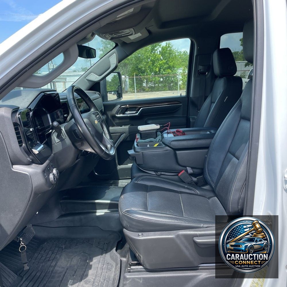 2024 Chevrolet Silverado 3500HD CC LT