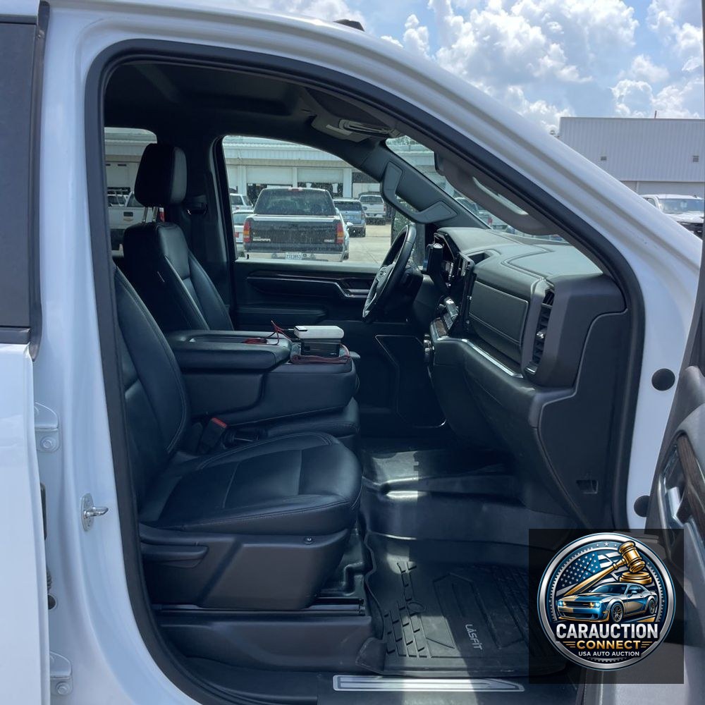 2024 Chevrolet Silverado 3500HD CC LT