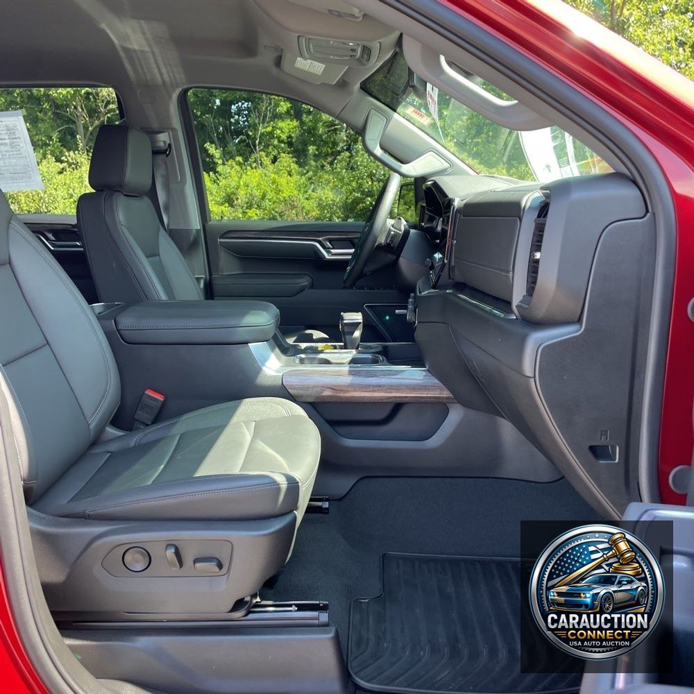 2025 Chevrolet Silverado 1500 LTZ