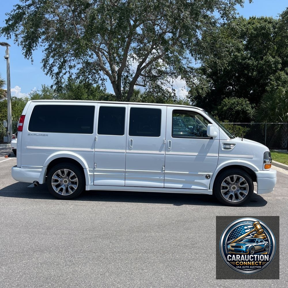 2022 Chevrolet Express 2500