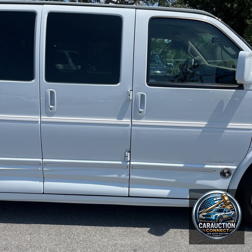 2022 Chevrolet Express 2500