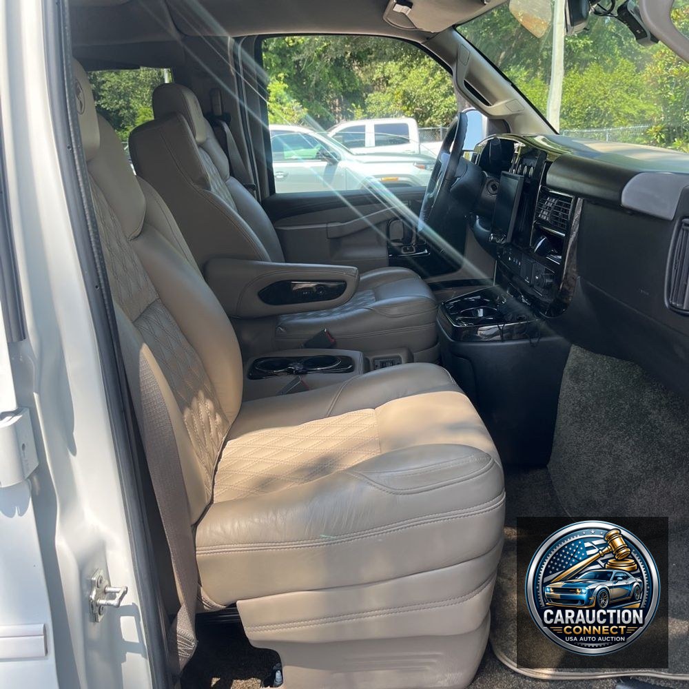 2022 Chevrolet Express 2500
