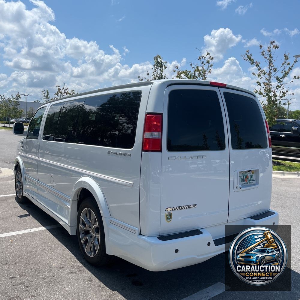 2022 Chevrolet Express 2500