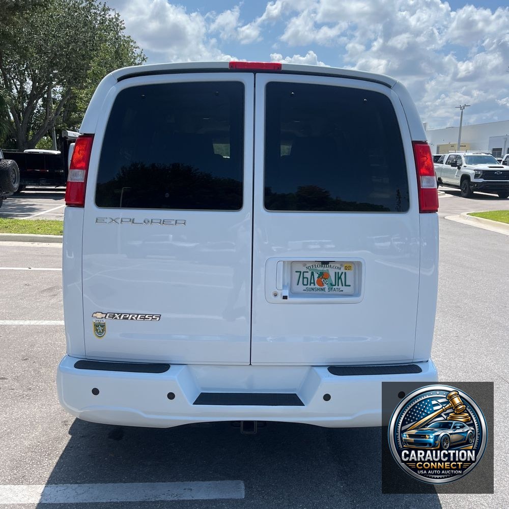 2022 Chevrolet Express 2500