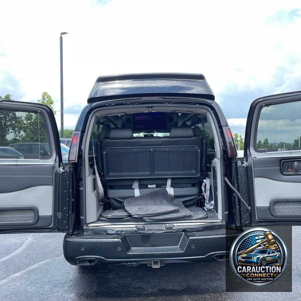 2023 Chevrolet Express 2500