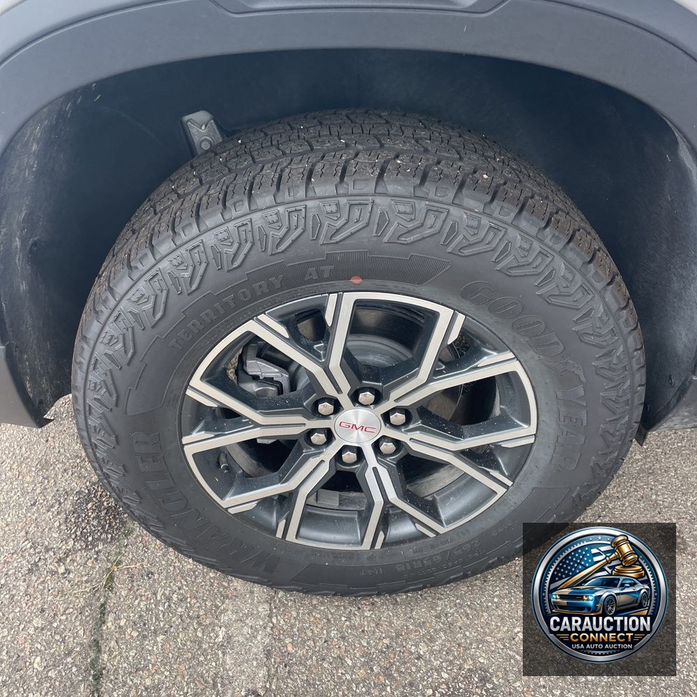 2024 GMC Acadia AT4