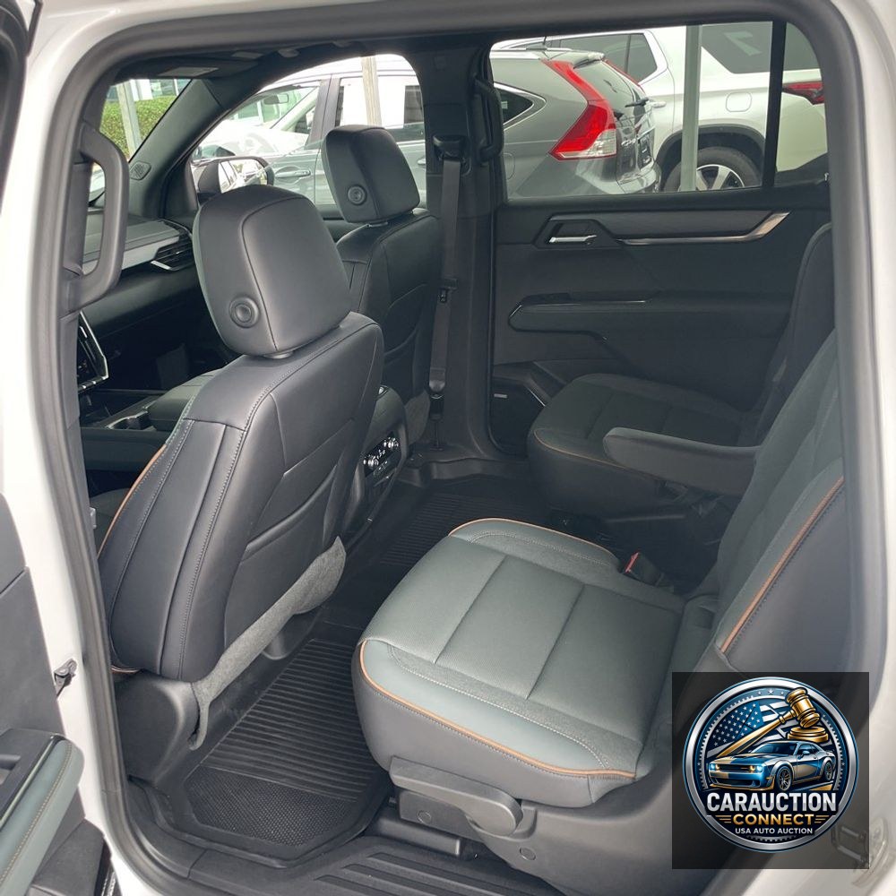 2024 GMC Acadia AT4