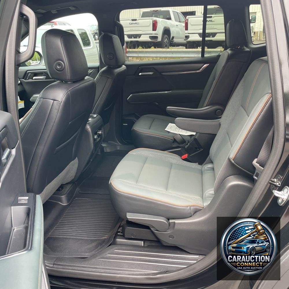 2024 GMC Acadia AT4