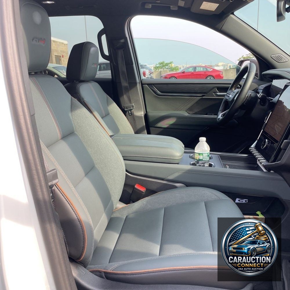 2024 GMC Acadia AT4