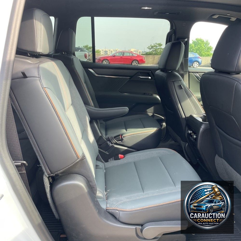 2024 GMC Acadia AT4