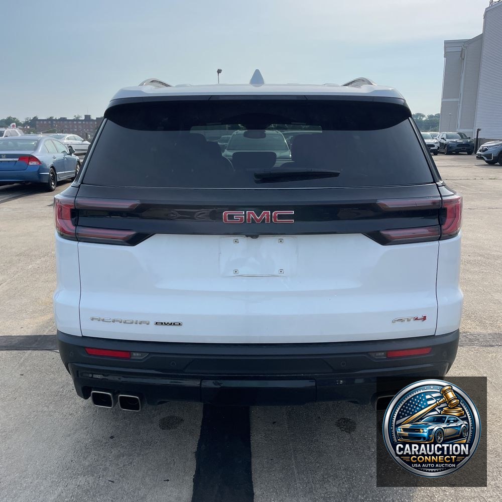 2024 GMC Acadia AT4