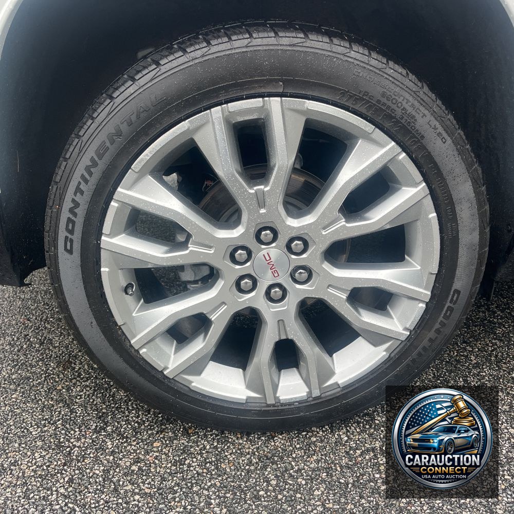 2024 GMC Acadia Denali