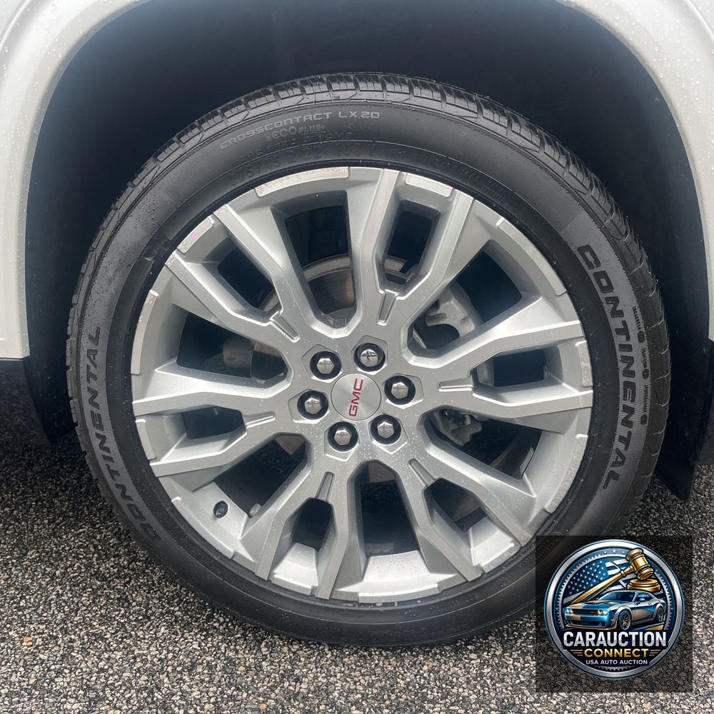 2024 GMC Acadia Denali