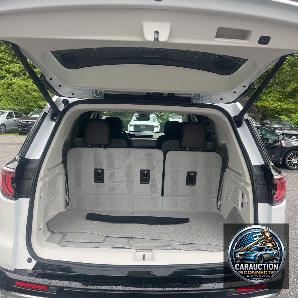 2024 GMC Acadia Denali