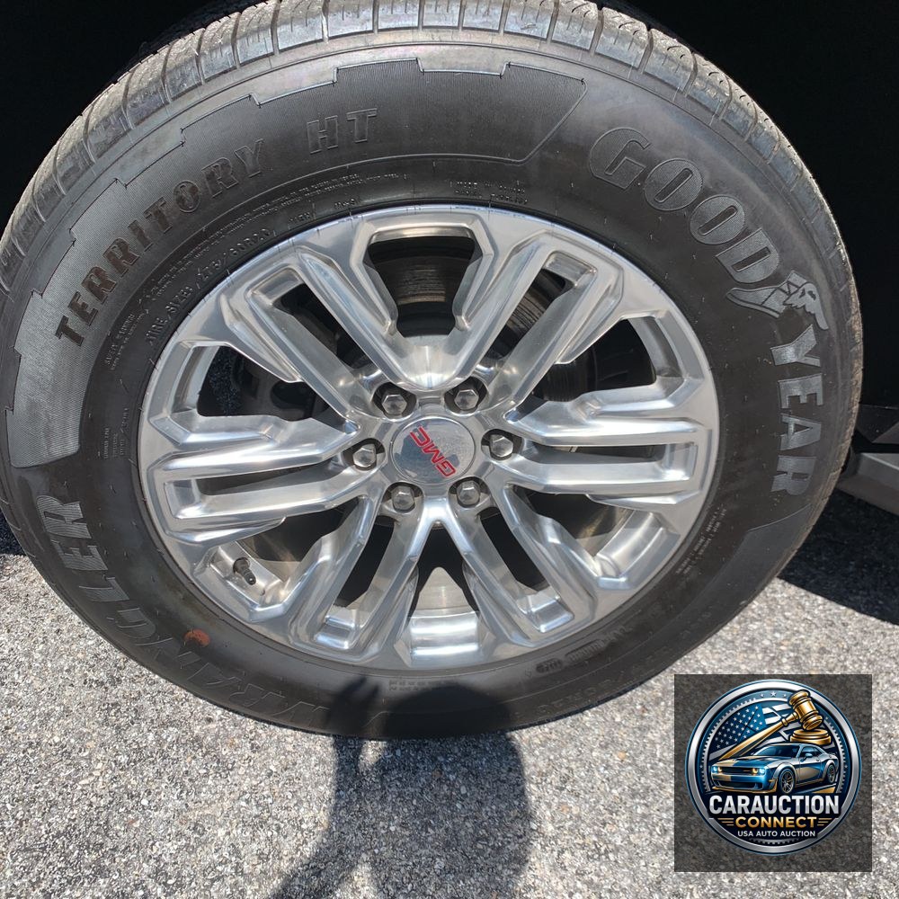 2023 GMC Yukon SLT