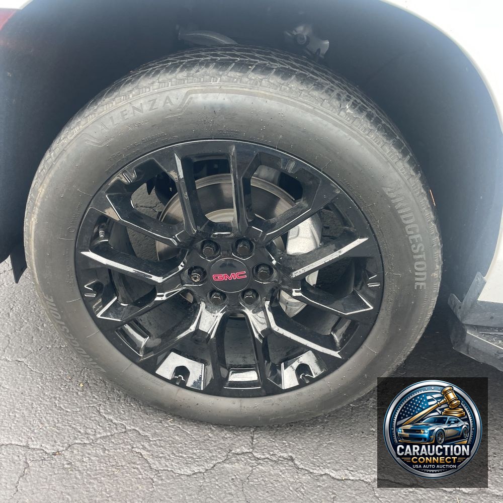2022 GMC Yukon SLT