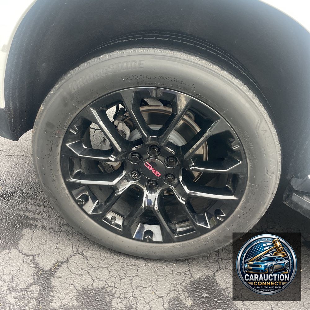 2022 GMC Yukon SLT