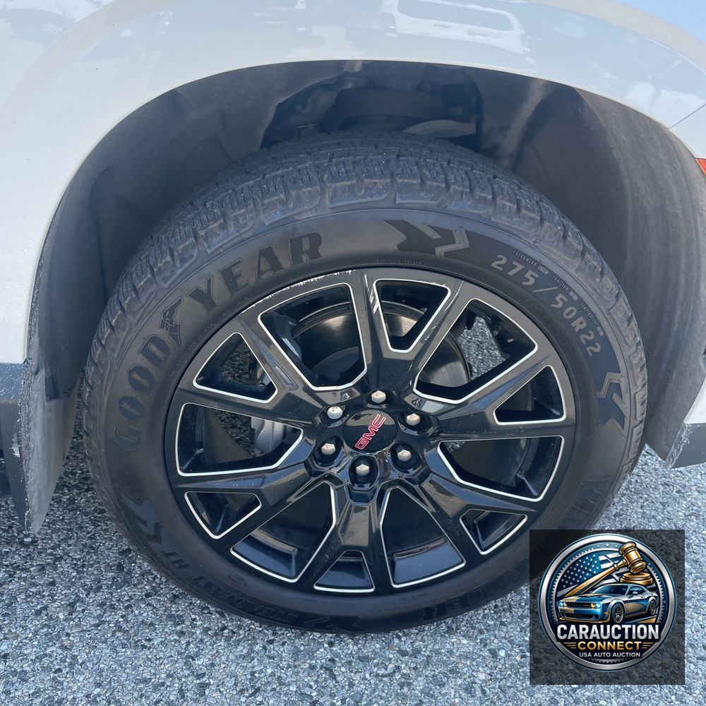 2023 GMC Yukon SLT