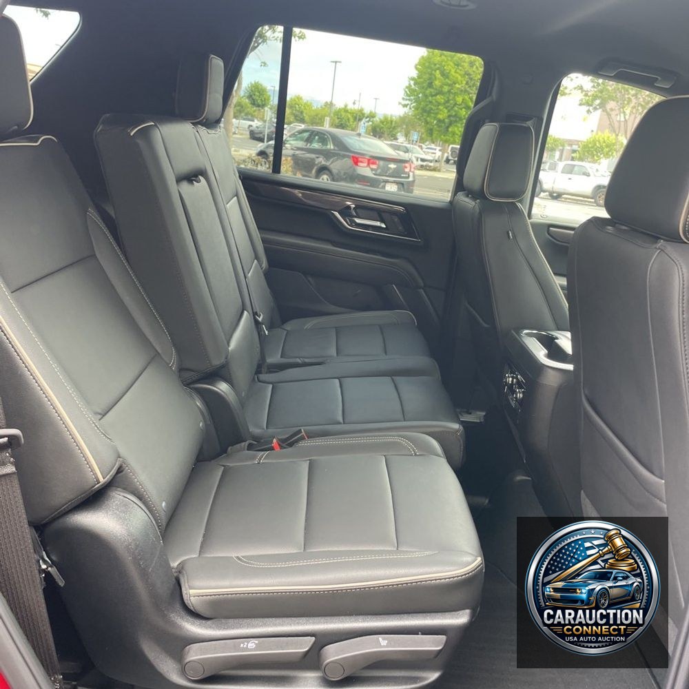 2025 GMC Yukon Elevation
