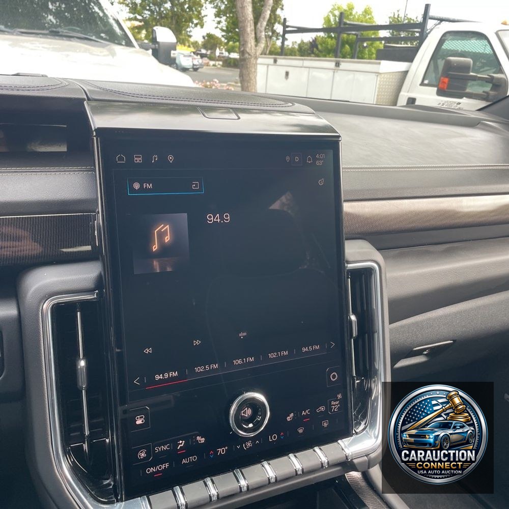 2025 GMC Yukon Elevation