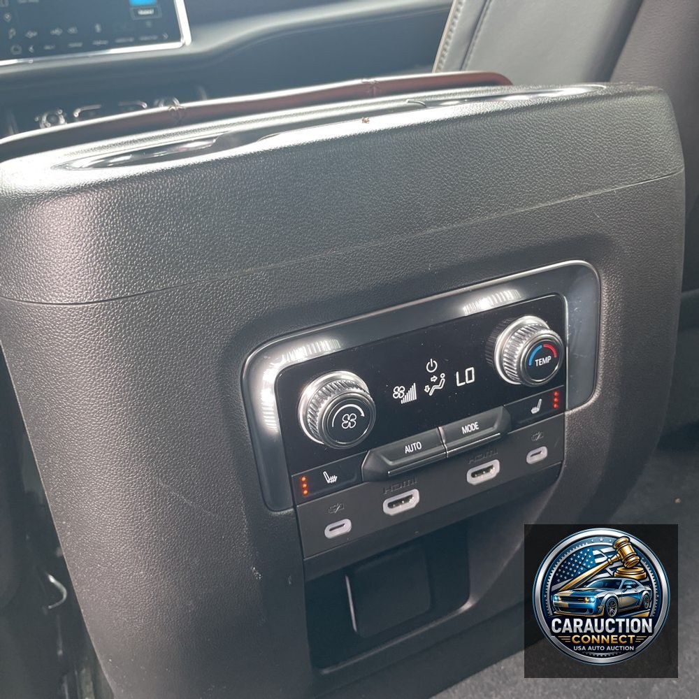 2023 GMC Yukon Denali Ultimate