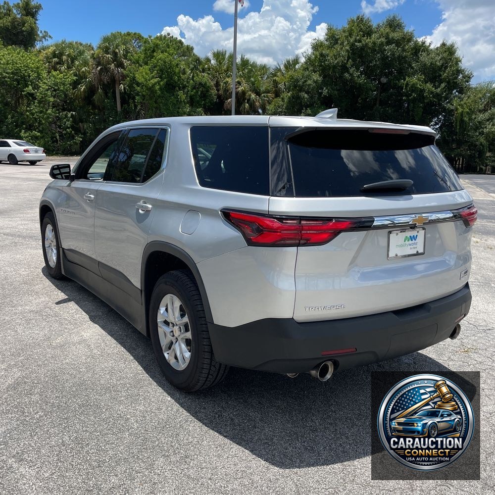 2022 Chevrolet Traverse LS